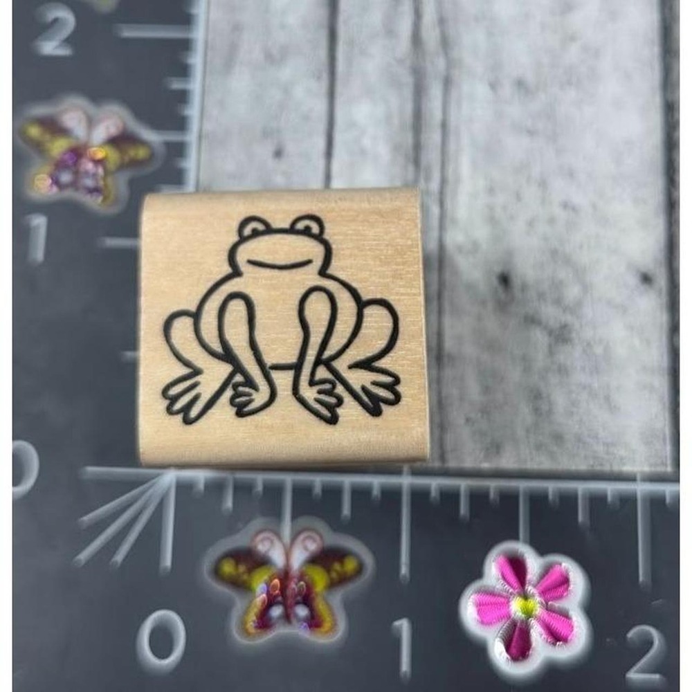 A Muse Artstamps Frog Animal Outline 3084B Rubber Stamp Wood #Q84